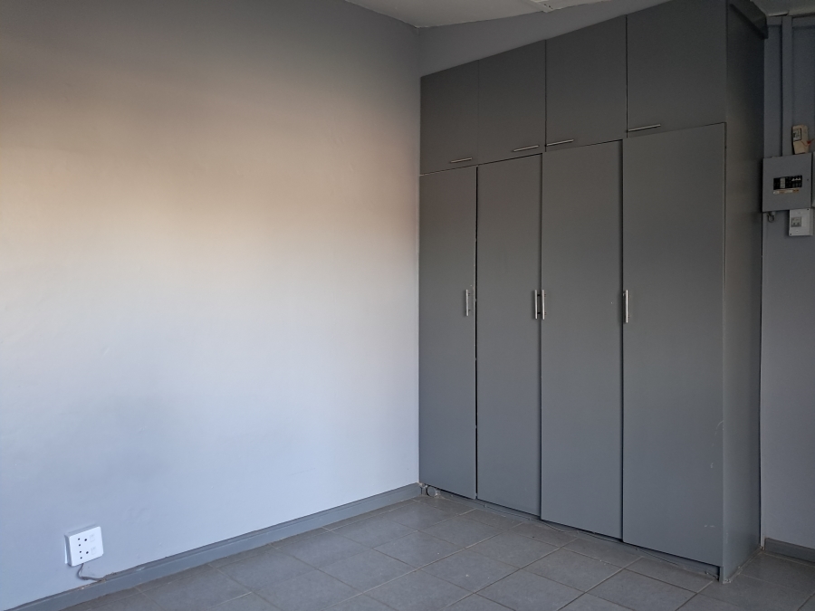To Let 1 Bedroom Property for Rent in Humansdorp Eastern Cape
